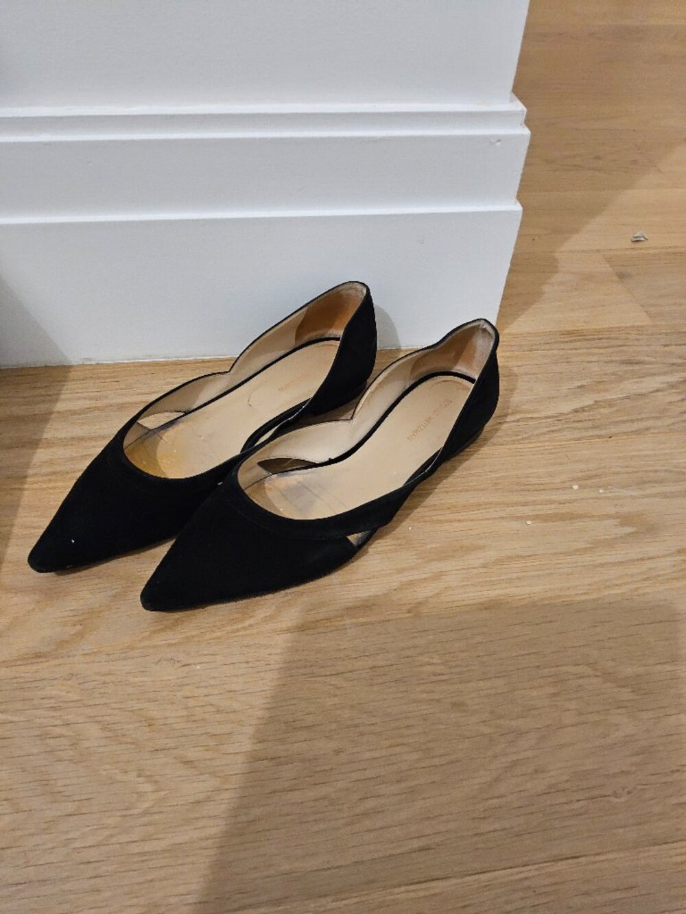 Stuart weitzman black suede pointed flats size 8